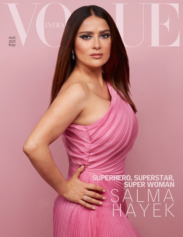 Salma Hayek enamora en portada de Vogue