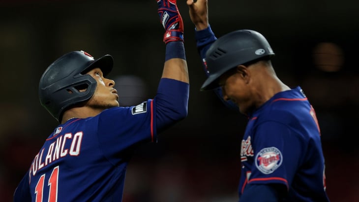 Los dominicanos Polanco y Sanó destacan con jonrones contra Astros