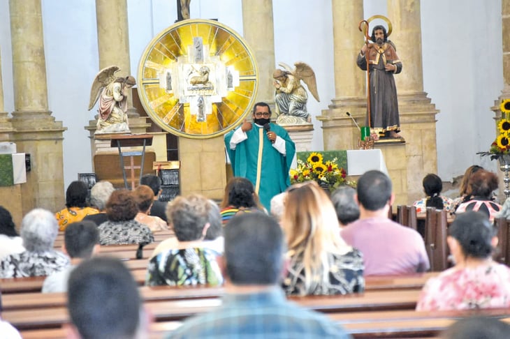 Católicos ponen en duda la fe de los sacerdotes en Monclova 