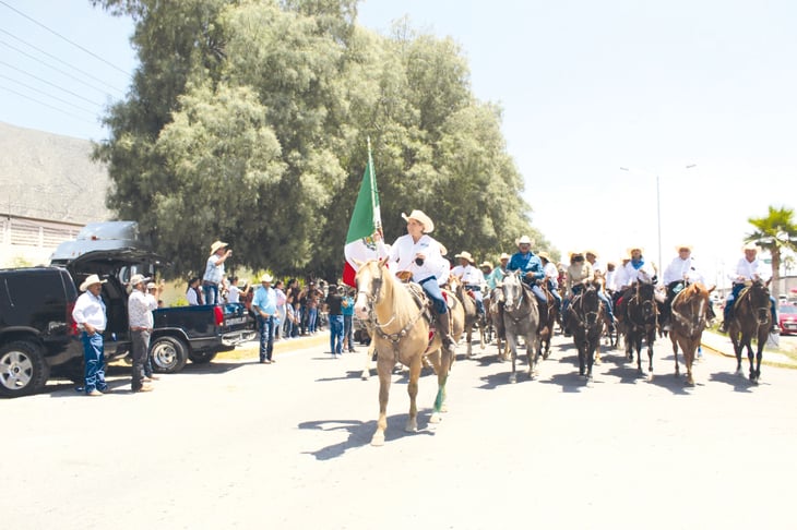 Los festejos de la Feria de la Uva continúan con cabalgata en Cuatro Ciénegas