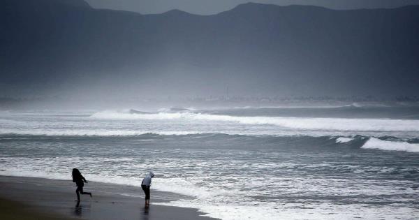 Tormenta tropical 'Kevin' se acerca a Baja California Sur