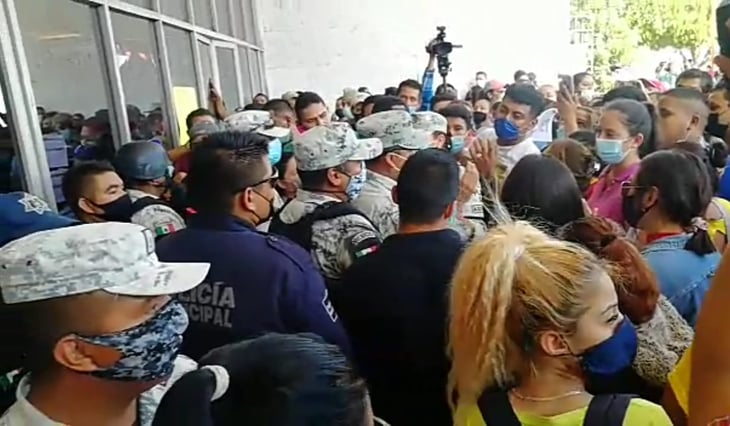 Ciudadanos de Monclova protestaron por vacunas; GN genera lista para próxima fecha de inoculación