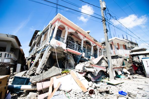 Aumentan a 227 los muertos a causa del terremoto en Haití