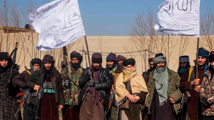Los talibanes tomaron control de otras dos capitales y suman un total de 28
