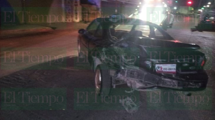 Cliente de cantina le chocan su vehículo y ni se da cuenta en Monclova