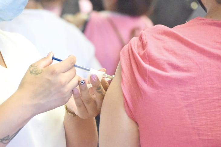 Autoridades piden más vacunas  para el bloque de 18 a 29 años