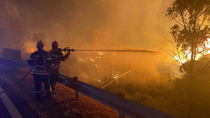 Sin control, el incendio de la costa francesa que ha quemado 5.000 hectáreas