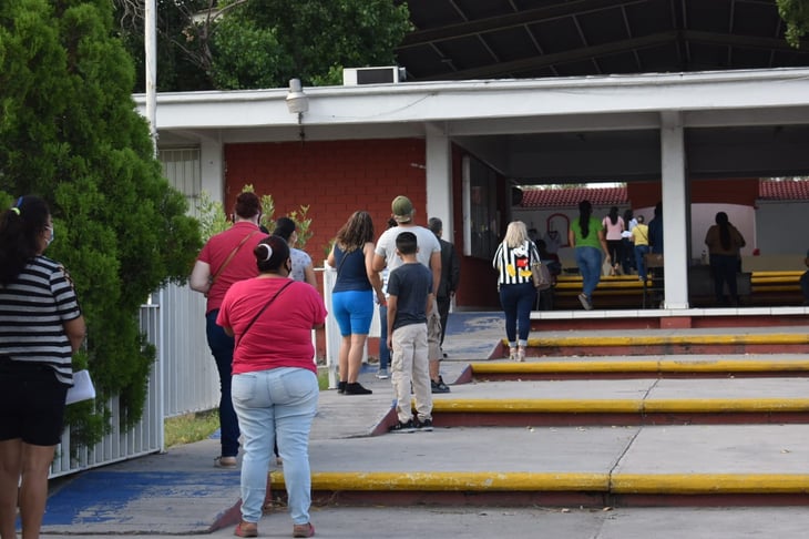 Padres de familia dividen opiniones para regreso a clases en Monclova