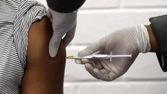 Cofepris emite autorización para uso de emergencia de vacuna anticovid de Moderna