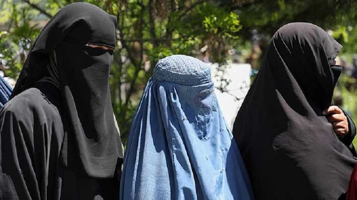 Las 29 restricciones que el Talibán impone a mujeres afganas