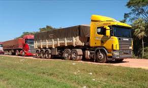 Camioneros paraguayos levantan paro tras conseguir acuerdo