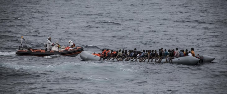 Ascienden a 52 los migrantes muertos al naufragar una lancha que iba a España