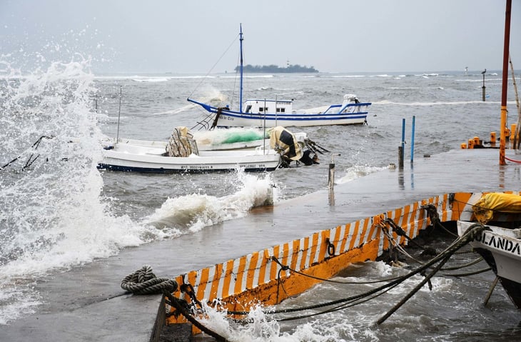 Huracán Grace se intensifica a categoría 3; sus efectos ya se perciben en las costas de Veracruz