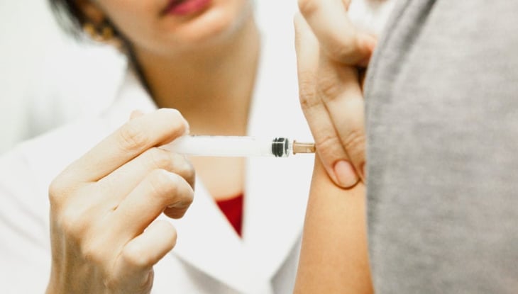 Irán se abre a las vacunas antiCOVID de EU pese a su inicial prohibición