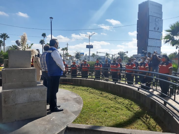 Autoridades de Monclova reconocen labor de bomberos en su Día Nacional