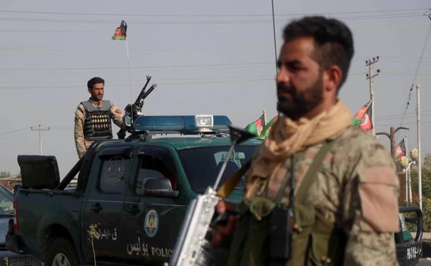 Policía afgano muere en tiroteo en aeropuerto de Kabul