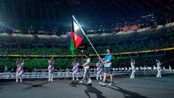 Desfila la bandera de Afganistán en Juegos Paralímpicos