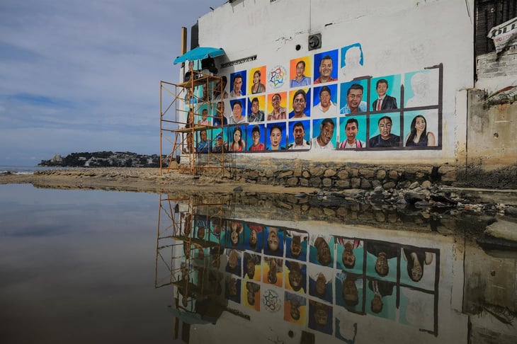 Iniciativa ciudadana pinta rostros de desaparecidos en mural en Acapulco
