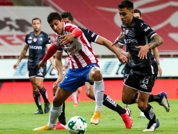 Chivas gana con gol de último minuto