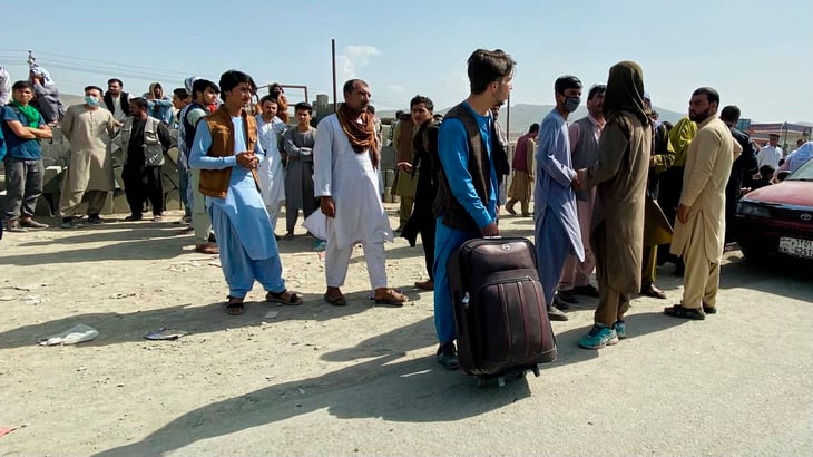 Miles de afganos se quedan atrapados en Kabul ante el fin de las evacuaciones