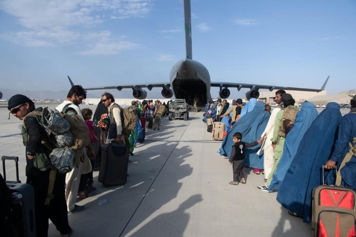 Dos vuelos estadounidense trasladan a España a 450 evacuados de Afganistán