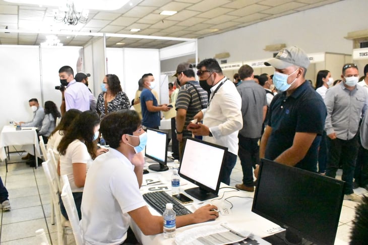 La feria del empleo promueve 800 trabajos; en la Región Centro faltan 5 mil por recuperar