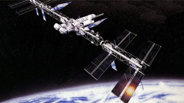 La NASA reprograma caminata espacial en la EEI