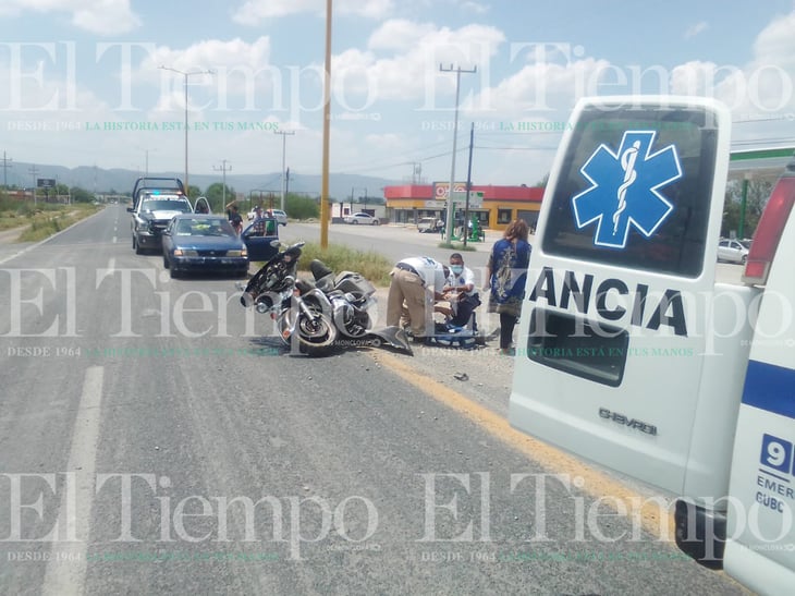 Vehículo fantasma derriba a jinete de caballo de acero en San Buenaventura