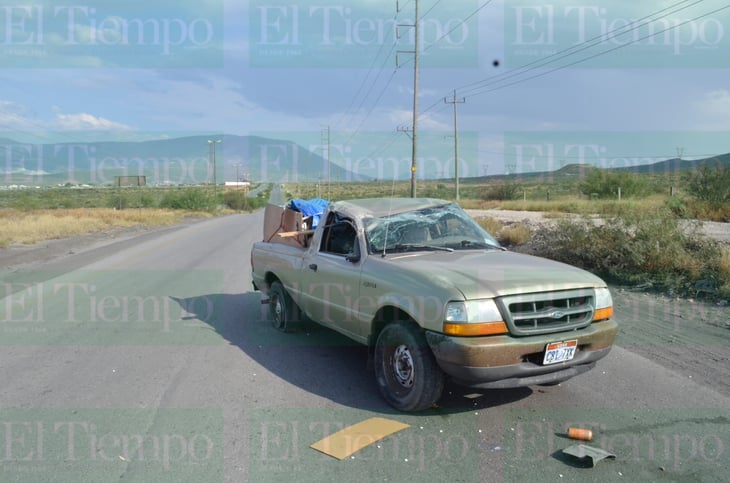  El conductor de una camioneta vuelca en el Salinas, Monclova