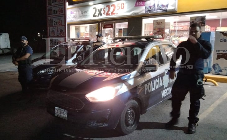 Ladrones atracan tienda de conveniencia en Monclova