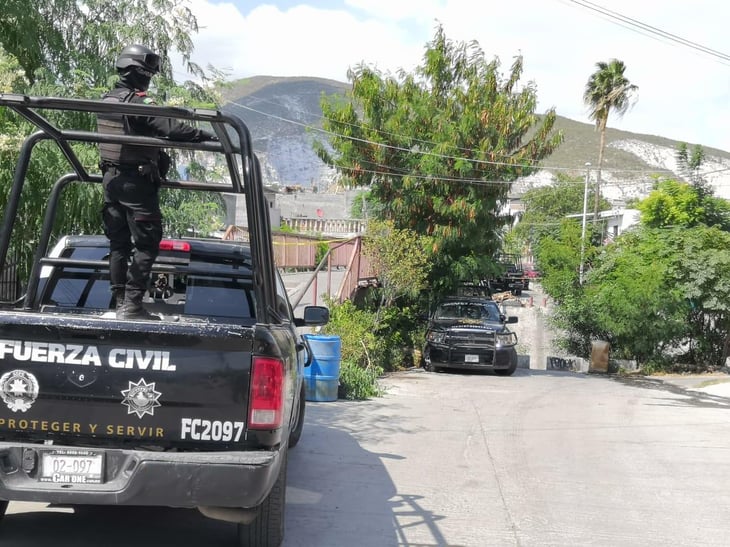 Un hombre es asesinado afuera de su casa en Monterrey
