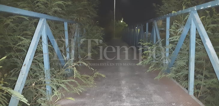 Los puentes peatonales de Monclova son más inseguros durante la noche