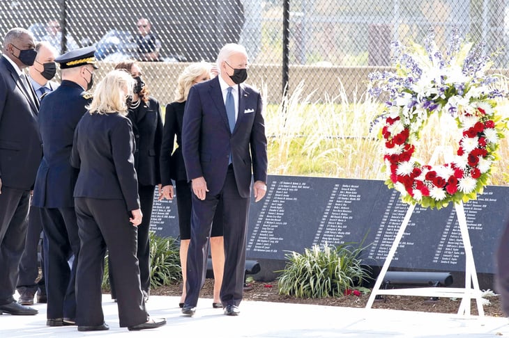 Joe Biden y Kamala Harris rinden homenaje a las víctimas del 11-S