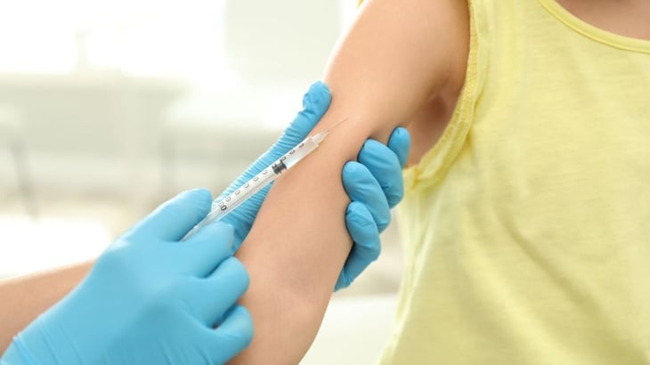 800 menores de edad se amparan  para recibir vacuna antiCovid en Nuevo León