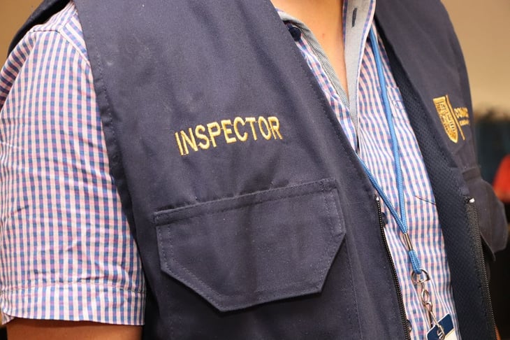 Falsos inspectores acuden a negocios para intentar extorsionar con supuestas multas