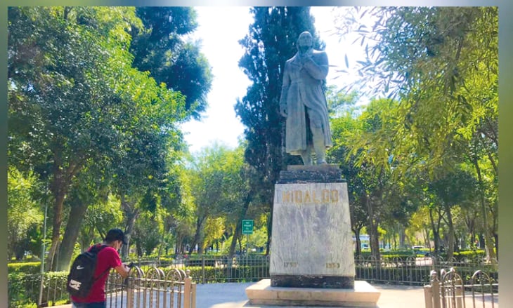 “Ni una flor” a Miguel Hidalgo en el aniversario de la Independencia