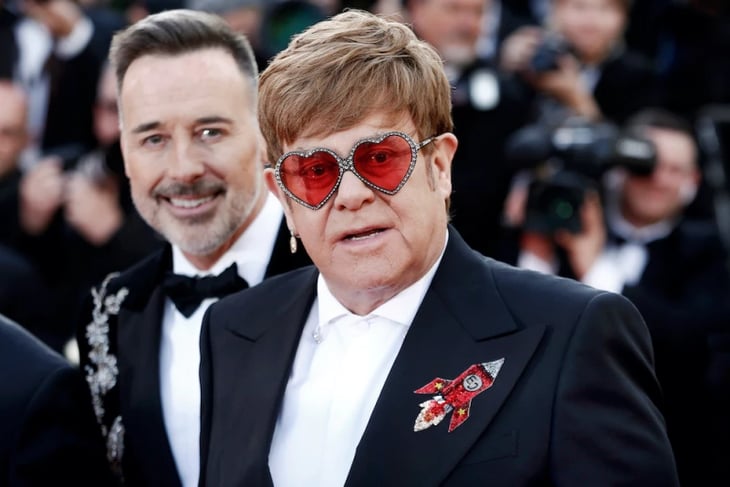 Elton John pospone su próxima gira europea a 2023