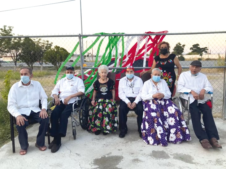 Tarde mexicana en asilo de ancianos ‘San Buena’