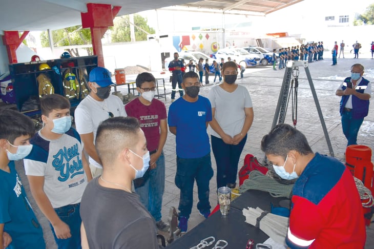 Académicos de Bomberos celebran el día de Protección Civil en Monclova