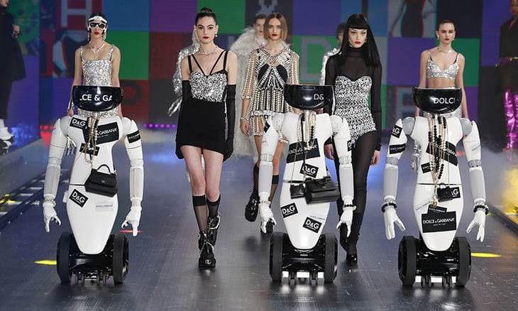 Dolce y Gabbana cierra la Semana de la Moda de Milán con brillo