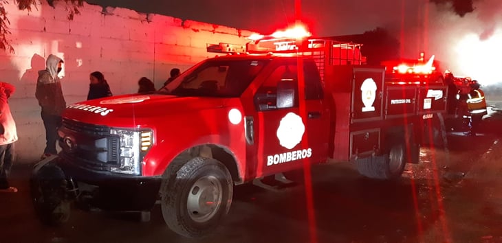 Se incendia puesto de frituras frente al “Milo Martínez” en Monclova
