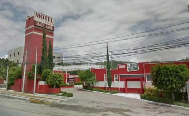 Aseguran maleta con 2 armas en el motel Maya Park en Querétaro