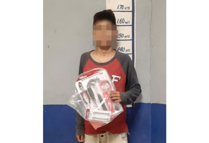 Menor termina consignado por robar dentro de tienda en Monclova