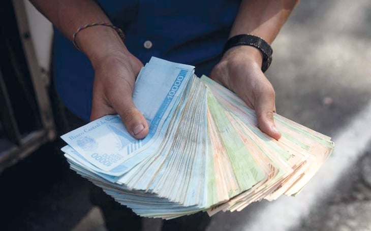 Venezuela le quita seis ceros a su moneda por crisis