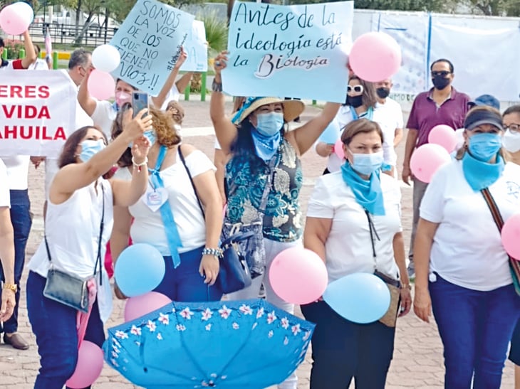 Las organizaciones pro vida marchan en contra del aborto en Monclova