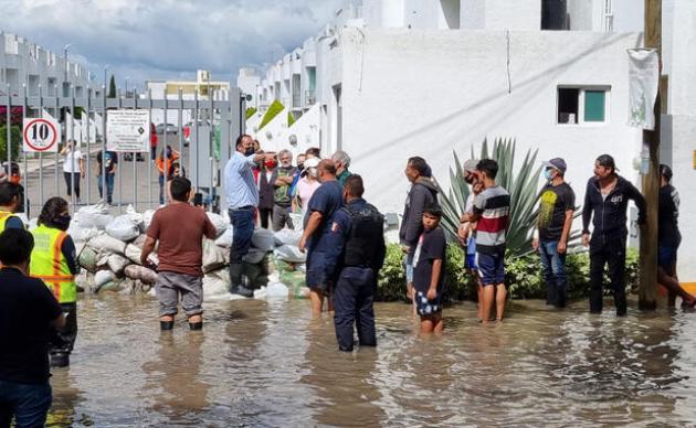 Evacuan a casi mil personas en La Rueda, San Juan del Río
