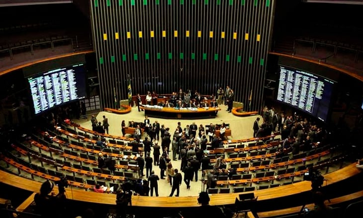 Cámara baja de Brasil aprueba proyecto que afloja ley de improbidad pública