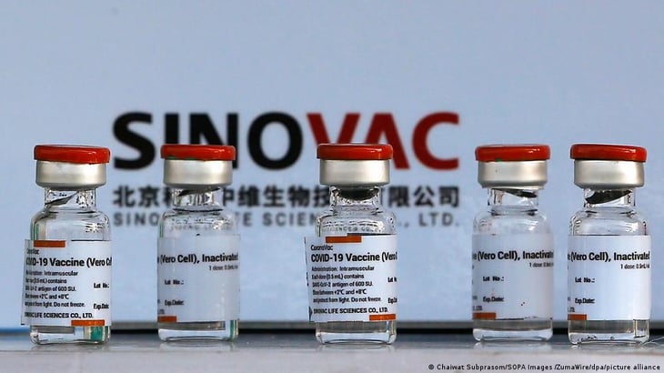 Brasil prevé descontinuar el uso de la vacuna anticovid de Sinovac en 2022
