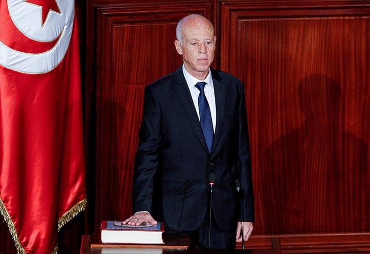 La justicia tunecina levanta arrestos domiciliarios contra varios políticos