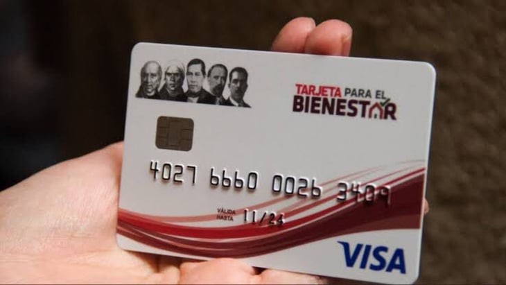 Adultos mayores renuevan su tarjeta para el cobro de Pensión del Bienestar en Monclova